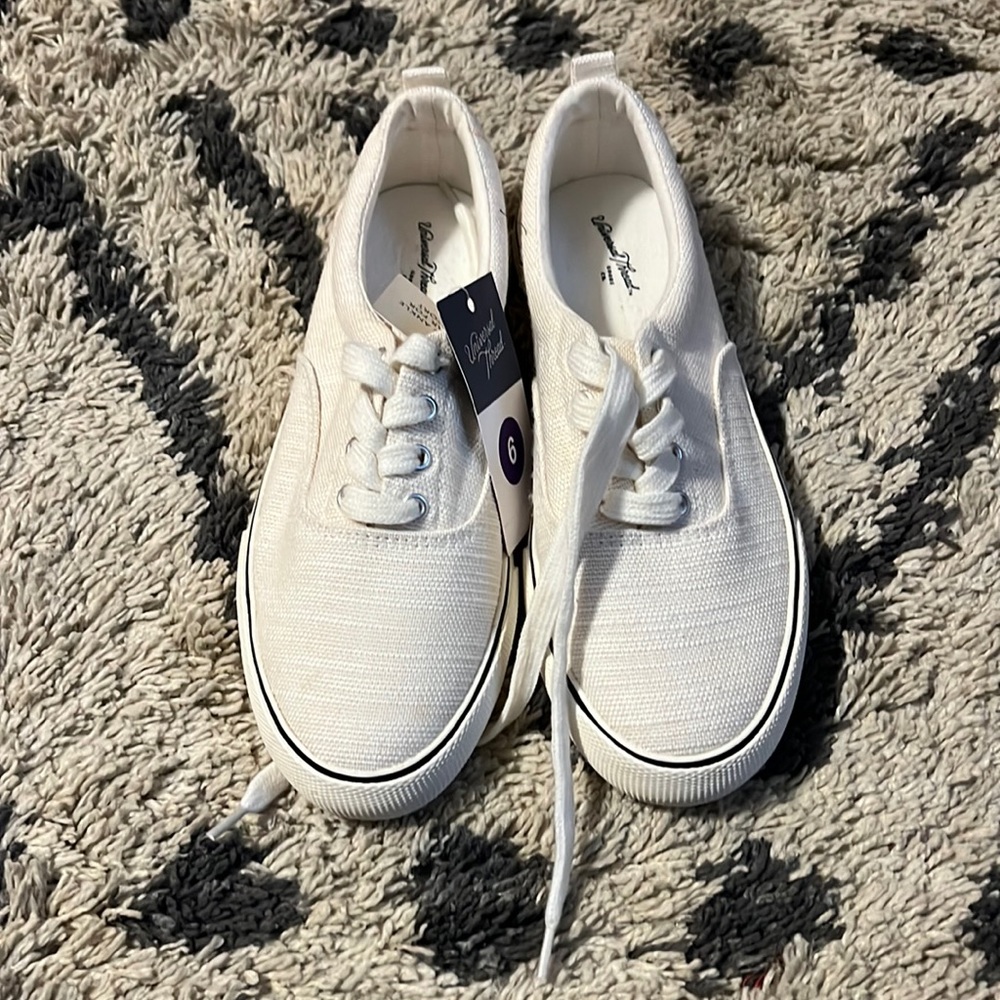 New with tags shoes